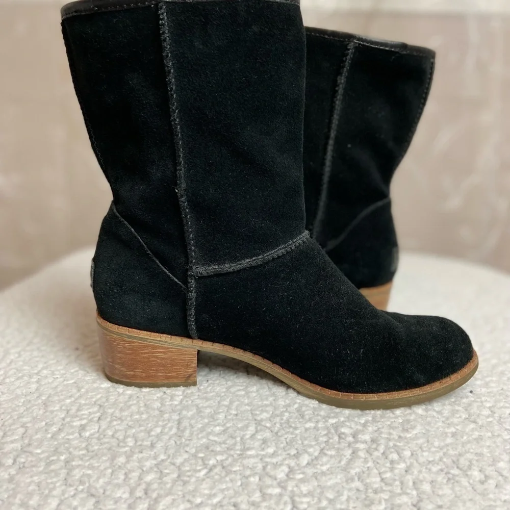 UGG Australia Cyrinda Black Suede Boots, 6